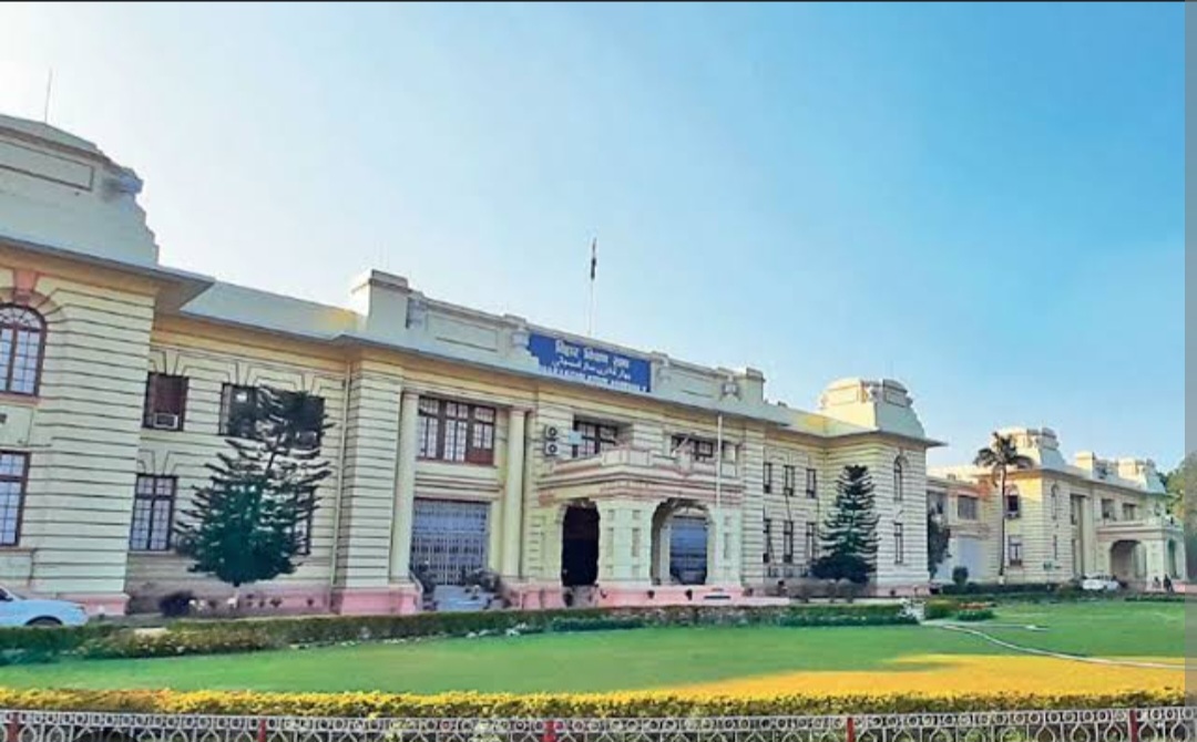 बिहार विधान परिषद की स्नातक और शिक्षकआठ सीटों के चुनाव की भी तैयारी शुरू