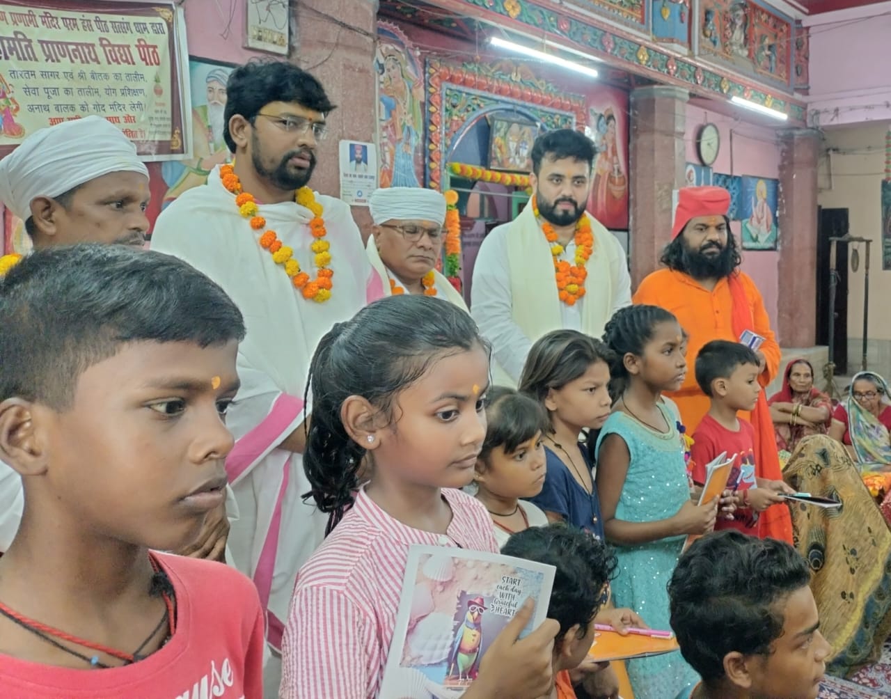 श्री राधा कृष्णा प्रणामी मंदिर परमहंस पीठ राजपुर मंदिर में श्री कृष्ण छठी उत्सव मना।*