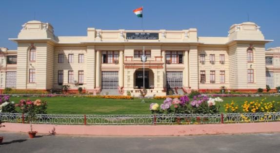 बिहार विधानसभा में मारपीट की नौबत,स्पीकर ने बैठक स्थगित कर स्धिति संभाली,मार्शलों ने बचाया