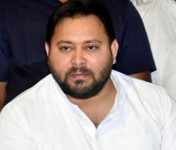 तेजस्वी का हमला बोल-*मुख्यमंत्री बताएं कि सरकार को विपक्ष की घोषणाओं की कॉपी और नकल कर कैसा लग रहा है?*