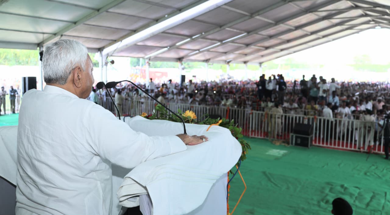 भभुआ में एन०डी०ए० कार्यकर्ताओं के साथ आयोजित संवाद कार्यक्रम में शामिल हुए मुख्यमंत्री