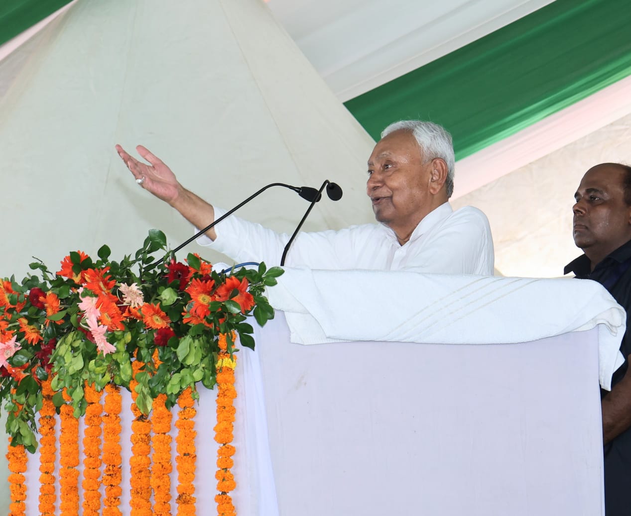 रोहतास जिला के कार्यकर्ताओं के साथ संवाद कार्यक्रम में शामिल हुए मुख्यमंत्री