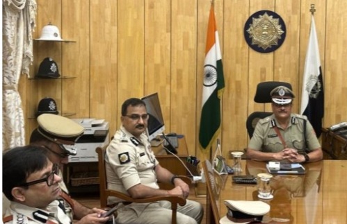 पश्चिम बंगाल के :वरिष्ठ आईपीएस अधिकारी मनोज वर्मा ने कोलकाता पुलिस के नए कमिश्नर के रूप में पदभार ग्रहण