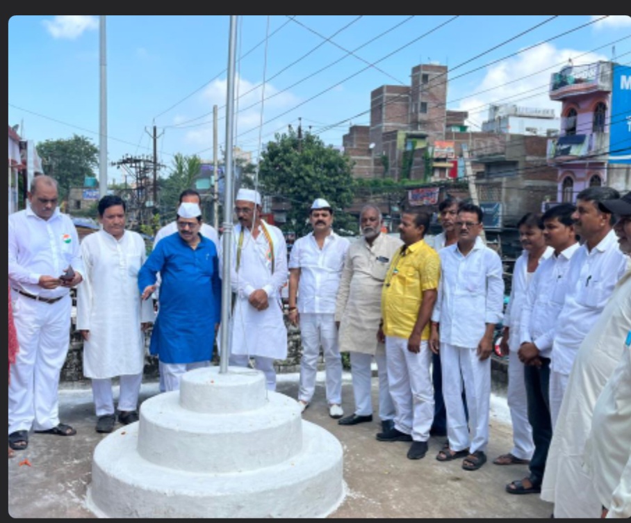 फतुहा के ऐतिहासिक वाणी पुस्तकालय मं हुआ राष्ट्रध्वज का आरोहण